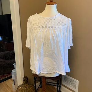 Gap Size XXL white lace top cotton / modal shirt, short sleeves.